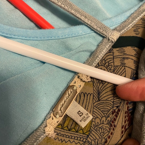 Gorgeous Gimmicks top! - Picture 5 of 5